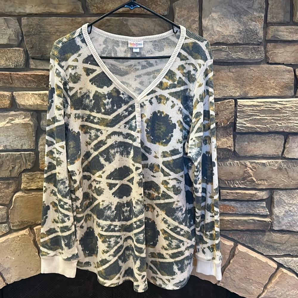 EUC LuLaRoe thermal patterned Henley tunic top bundle. Size 2X.